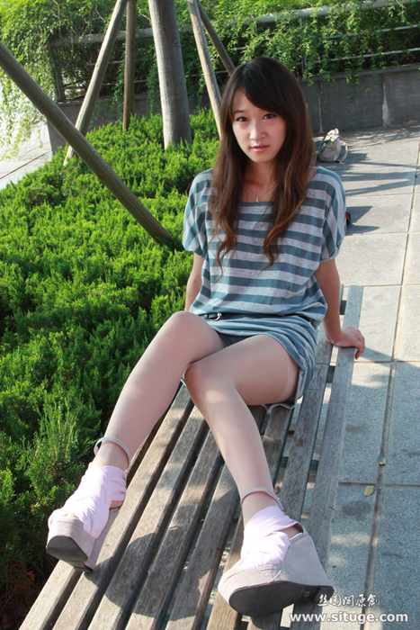 STG丝图阁2011.04.26 No.018 WenZhen靓丽的丝袜妹子